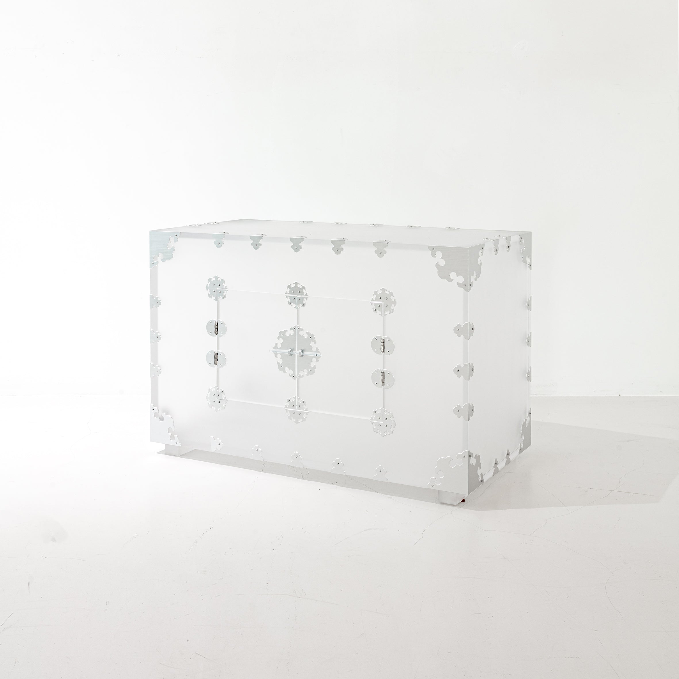 WHITE NOSTALGIA - NONG