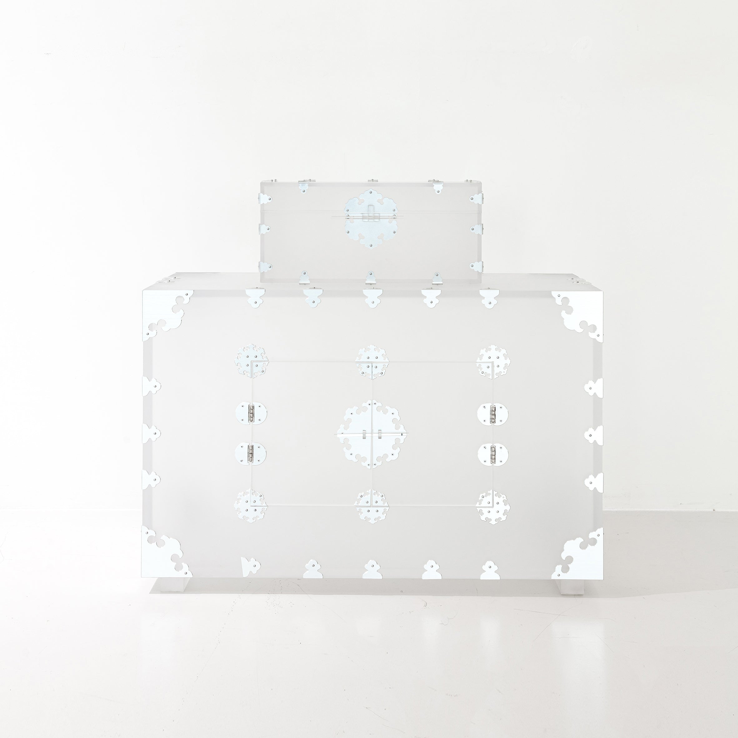 WHITE NOSTALGIA - NONG